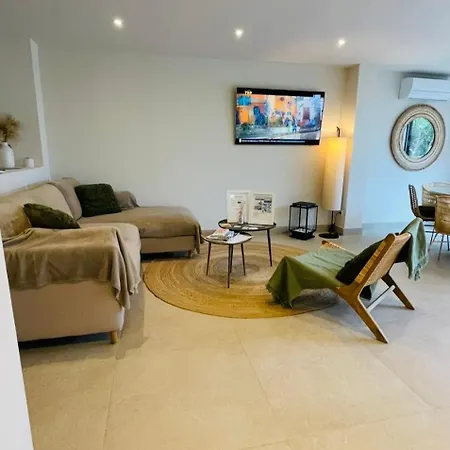 Διαμέρισμα Refait A Neuf Standing Bord De Et Piscine Proche De St Trop