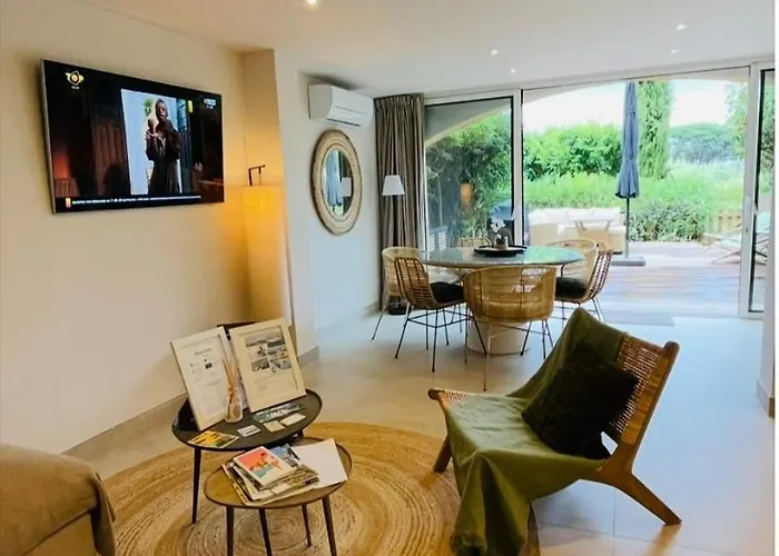 Refait A Neuf Standing Bord De Et Piscine Proche De St Trop Lejlighed *