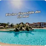 Refait à Neuf Standing Bord De Et Piscine Proche De St Trop Appartement