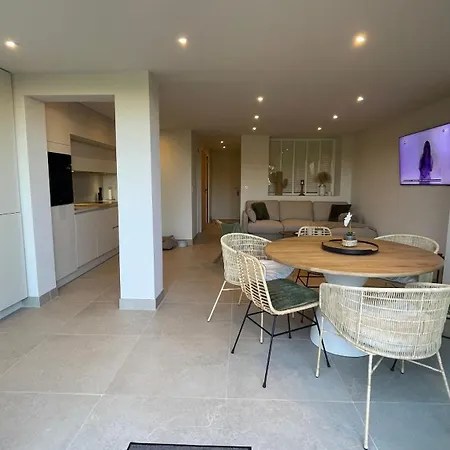 Refait A Neuf Standing Bord De Et Piscine Proche De St Trop 아파트