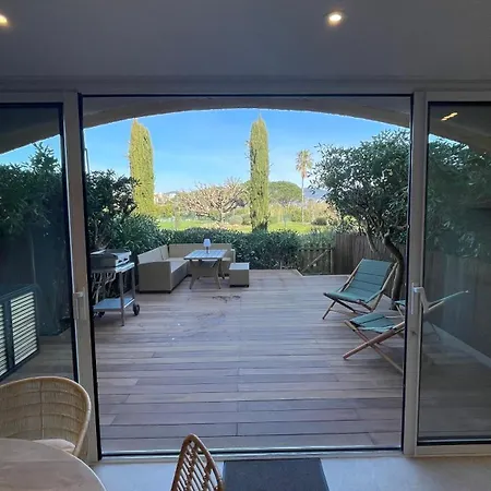 Refait A Neuf Standing Bord De Et Piscine Proche De St Trop