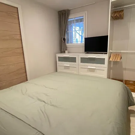 아파트 Refait A Neuf Standing Bord De Et Piscine Proche De St Trop 가신