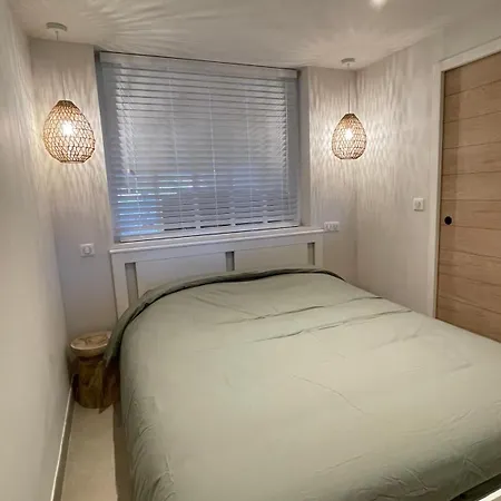 아파트 Refait A Neuf Standing Bord De Et Piscine Proche De St Trop *