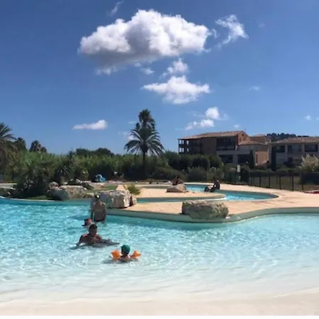 Refait A Neuf Standing Bord De Et Piscine Proche De St Trop 가신